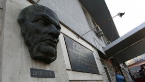 20 екипа на Пирогов спасиха прегазена от трамвай лекарка