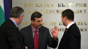 Бизнесът и синдикатите видяха одържавяване в идея за промени в