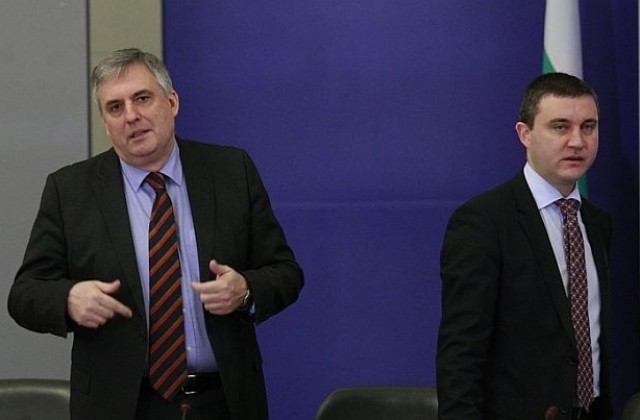 Горанов обяснява за дълга в тристранката