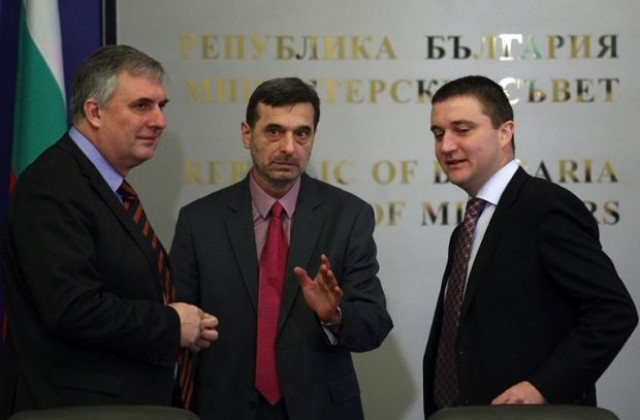 Отложиха даването на право на чиновниците да стачкуват