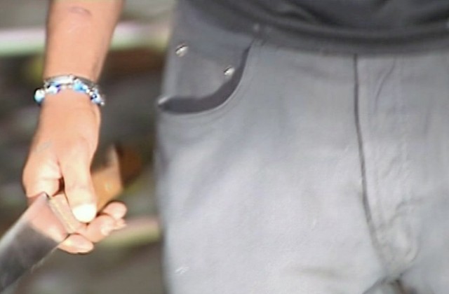 Пиян мъж поряза с нож съквартиранта си