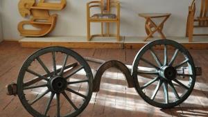 Националната гимназия за приложни изкуства Тревненска школа с изложба в