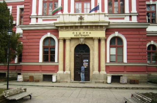 8 са допуснати до събеседване за двама социални работника