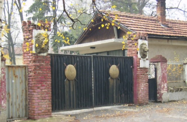 Областна управа започна процедура по прехвърляне на бившите казарми на община Кюстендил