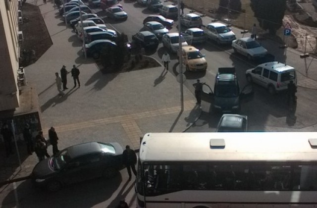 Санкционираха 75 водачи за неправилно паркиране в центъра на  Сливен