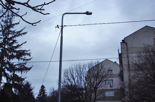 Подмениха 700 от уличните лампи в Добрич