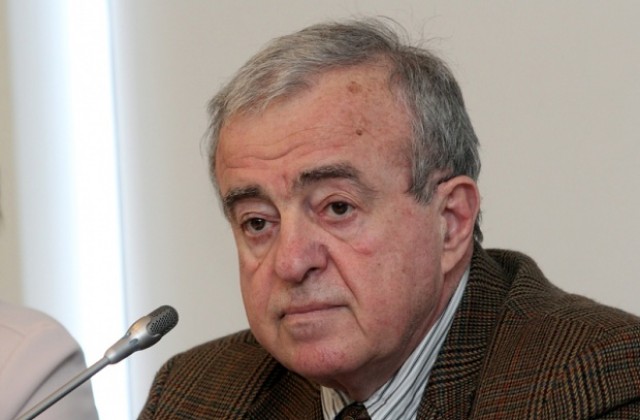 Проф. Петков: Една от банките и „кухият обем в размера са сред проблемите при новия дълг