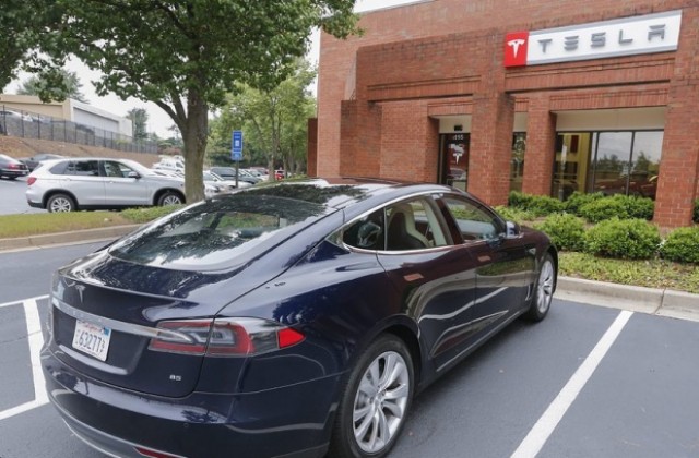 Model S на Tesla остава най-надеждният автомобил в САЩ