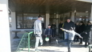 Ръководствата на община Дупница и ФК Марек с дарения за