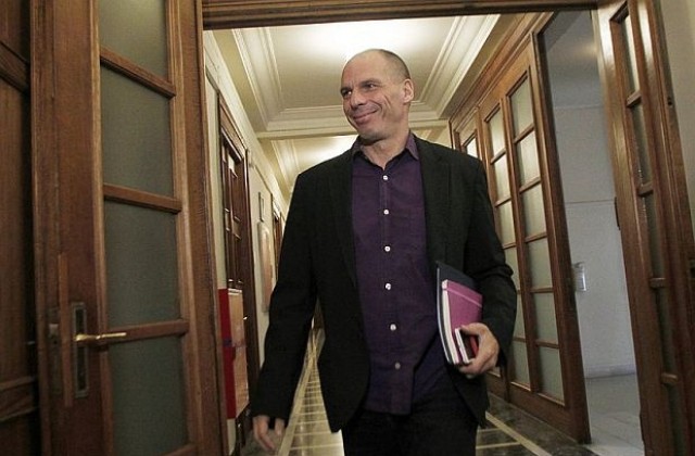 Варуфакис: Депозитите се връщат обратно в гръцките банки