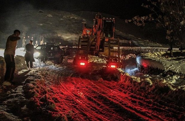 Над 200 станаха жертвите на лавините в Афганистан