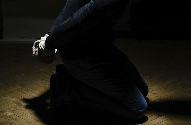 ИД отвлича християни в Сирия, разбива древни артефакти в Ирак