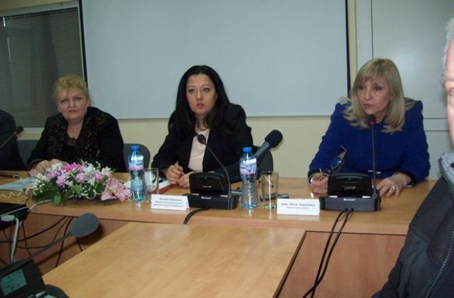 Лиляна Павлова: Община Враца ще връща пари по проектите за Леденика и лъчелечебния център