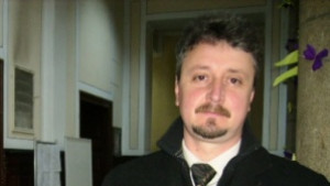 Първият паметник на Ильо Войвода се оказа в частен двор