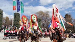 Конкурс търси найдобрите фотографии от маскарадните игри