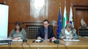 Първите два за безплатно саниране подписаха с кмета