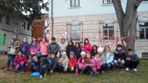 Деца от Елена изработиха първомартенско пано