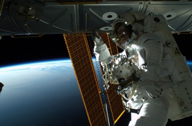 НАСА одобри поредното излизане в открития космос на американските астронавти