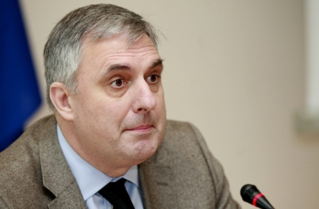 Калфин: Няма театър - нито ни излъгаха, нито ни купиха, позицията по дълга разтресе АБВ