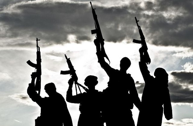 „Ислямска държава се финансира с пари от ограбените от групировката банки