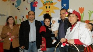 Владислав Николов и Даниела Гонкова посрещнаха Баба Марта с децата