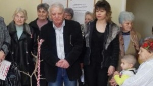 Старейшини от ГЕРБ зарадваха обитателите на пенсионерския дом в ГМитрополия