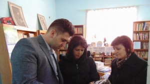 Евродепутатът от ГЕРБ Андрей Новаков ще осигури обувки за фолклорния