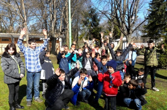 Зоокътът в Павликени - любимо място за децата със специални потребности от П. Тръмбеш