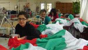 Българският трибагреник прегръща Самарското знаме