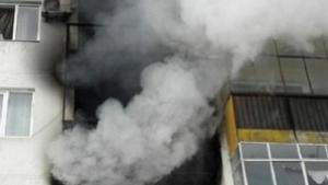 Пожар в 18етажен блок Двама са пострадали спасено е дете