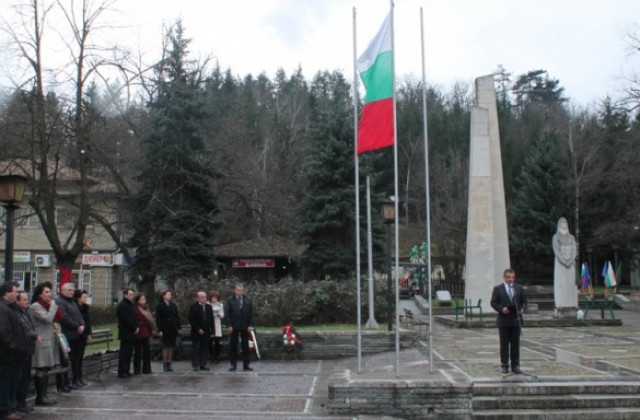 И в Елена отбелязаха Националния празник