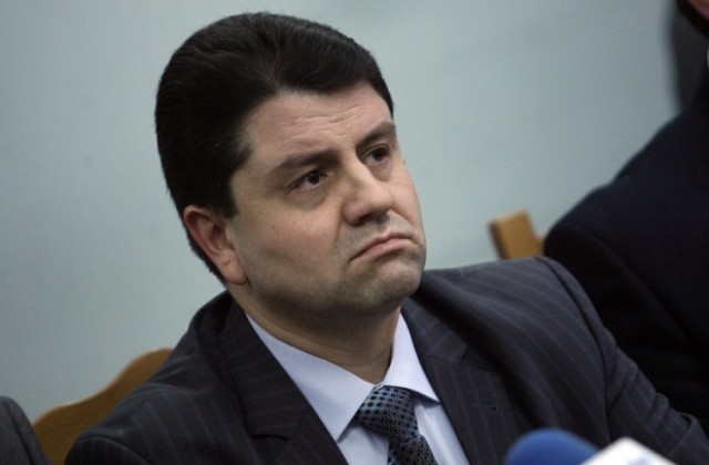 Вучков изненадал и екипа си с хвърлената оставка