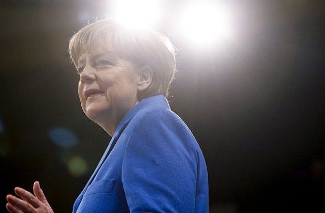 Меркел: Готови сме с нови санкции, ако примирието в Украйна се нарушава