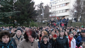 Стотици подкрепиха подписката за обезопасяване на района където бе убита