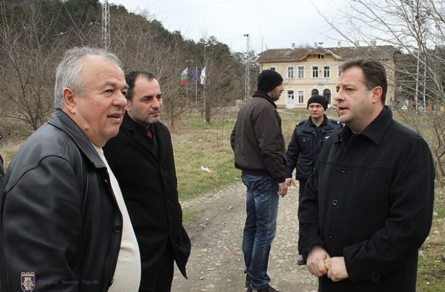 Засилват полицейското присъствие и започват изграждане на осветление между жп гарата и Южен пътен възел