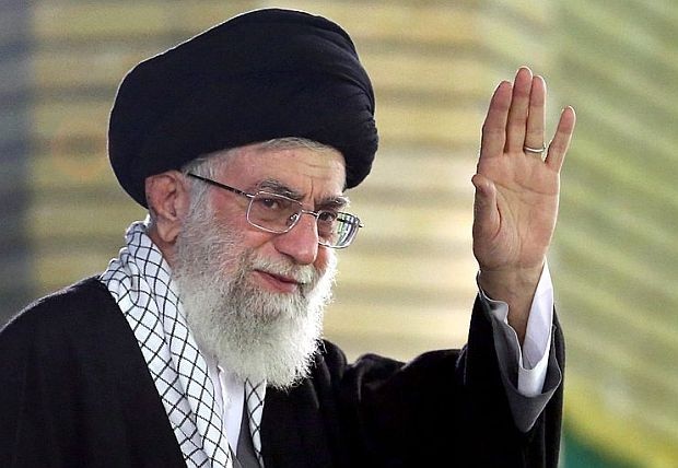 Иранският аятолах Али Хаменей в критично състояние след операция?