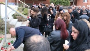 Никопол се прощава с убитата Вероника Здравкова