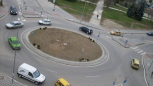 Правят второ кръгово кръстовище на Околовръстното в Карлово