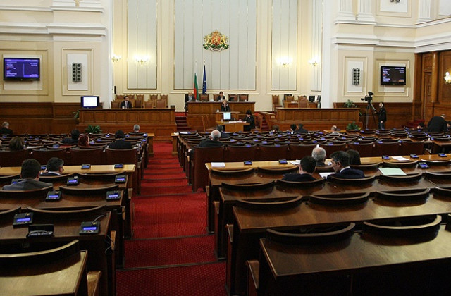 Депутатите приеха на първо четене промените в Закон за отбраната