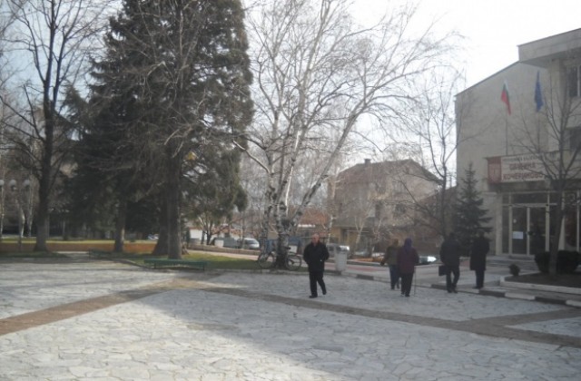 Община Кочериново обяви поръчка за асфалтиране на пътища и улици