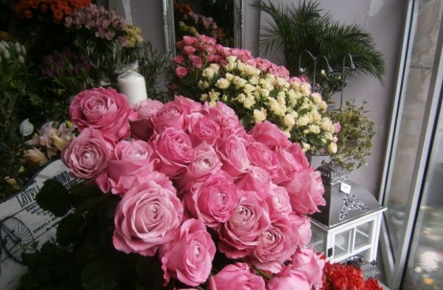 Цветята за 8- ми март поскъпнаха