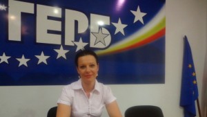 С благотворително купени картички ЖГЕРБКюстендил поздравиха нежната половина на града