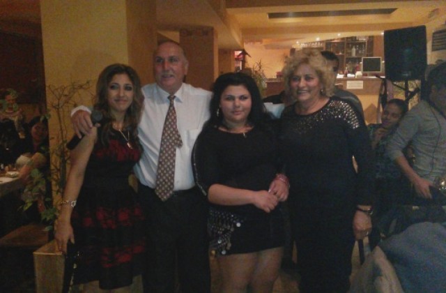 Даниела Асенова е Мис 8- ми март в кв. Изток, Милена Рангелова е №1 на кючек