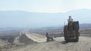 Фирми строящи АМ Марица протестираха за неполучени пари