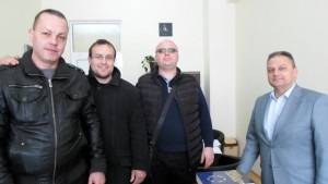 Клуб на АБВ дари учебници на ДФСГ Интелект