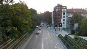 Младите шофьори да карат една година с придружител предлага депутат