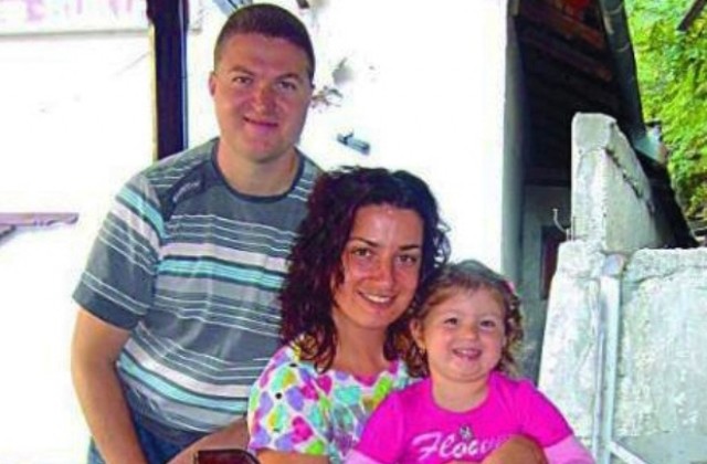 Пак отложиха делото за смъртта на Десислава Манолова и бебето й