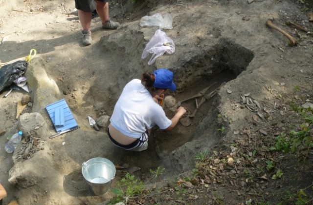 Представят археологическите проучвания на Червен през 2014 г.
