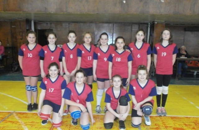 13- годишните момичета на волейболния Велбъжд се класираха за зоналния турнир