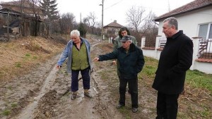 Спешни мерки за отводняването на село Симеоново